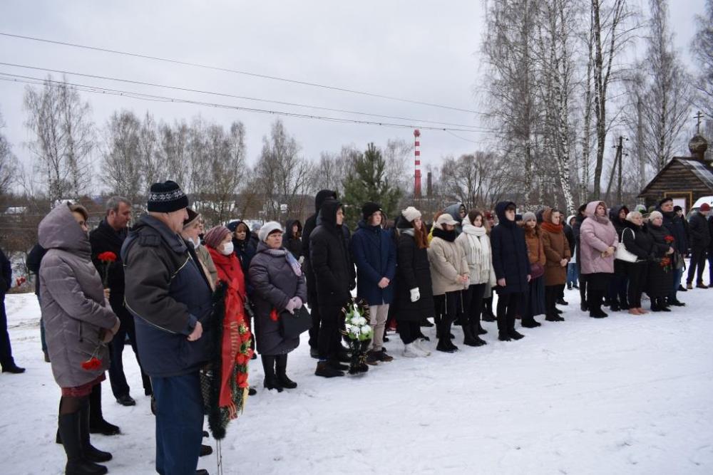 В Дзержинском районе отметили День Неизвестного Солдата.